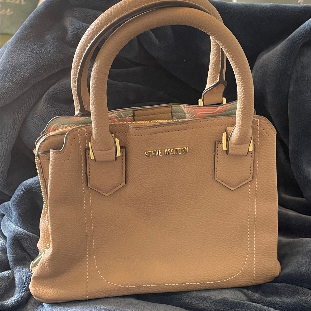 Steve Madden Camel/Tan Leather Satchel with Gold Hardware excellent condition